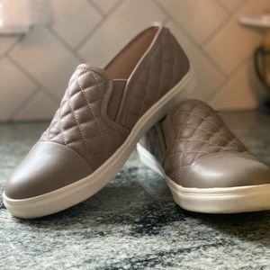 Steve Madden slip ons